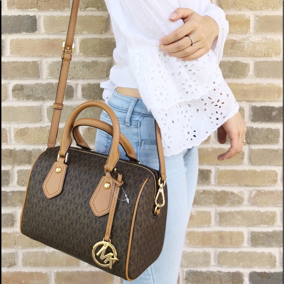 Michael Kors Handbags - Gaby’sBags👜💕- NWT Michael Kors SM Satchel Brown